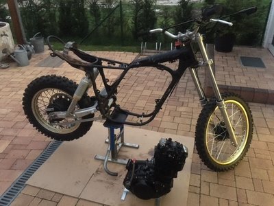 Kuntzinger XT500 MC Projekt zerlegt.jpg