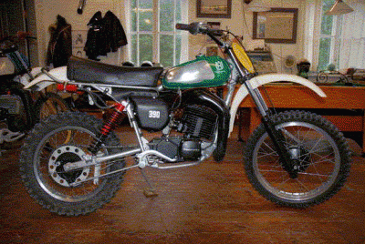 husky390.gif