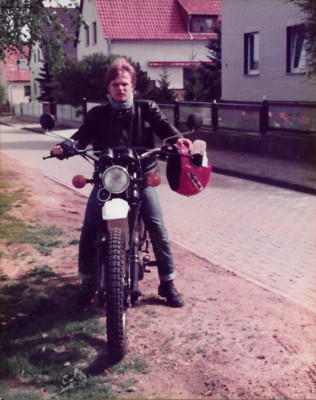 1983_8XT500_01.jpg