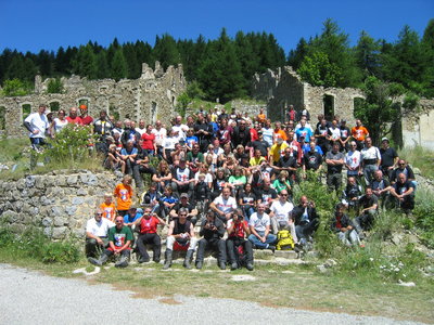 IMG_4323 Gruppenfoto.JPG (2.66 MiB) 4271 mal betrachtet IMG_4323 Gruppenfoto.JPG