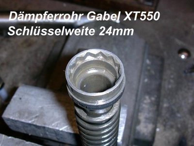 Dämpferrohr Gabel XT550-SW24.JPG