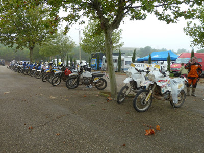 28 P1090201 Lastours Motos.jpg